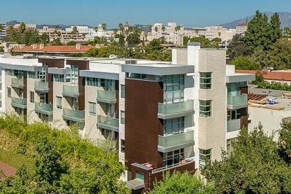 Building Photo - 257 S Hudson Ave Unit 306