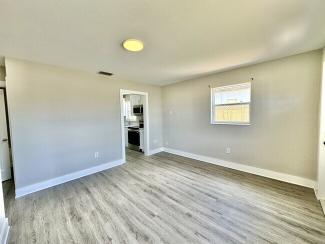 Photo - 531 99th Ave N