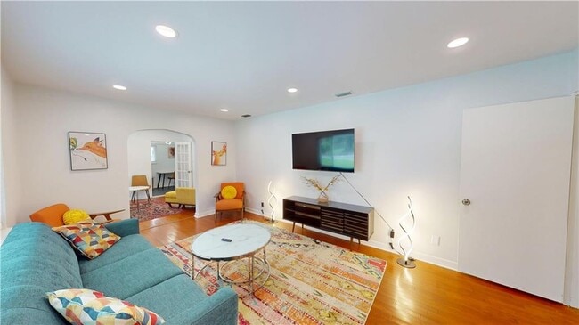 Photo - 2610 Walton Ave