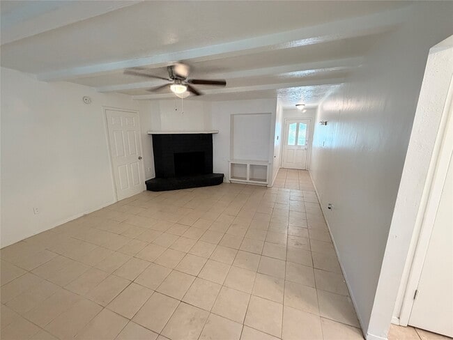 Photo - 6622 Castleview Ln