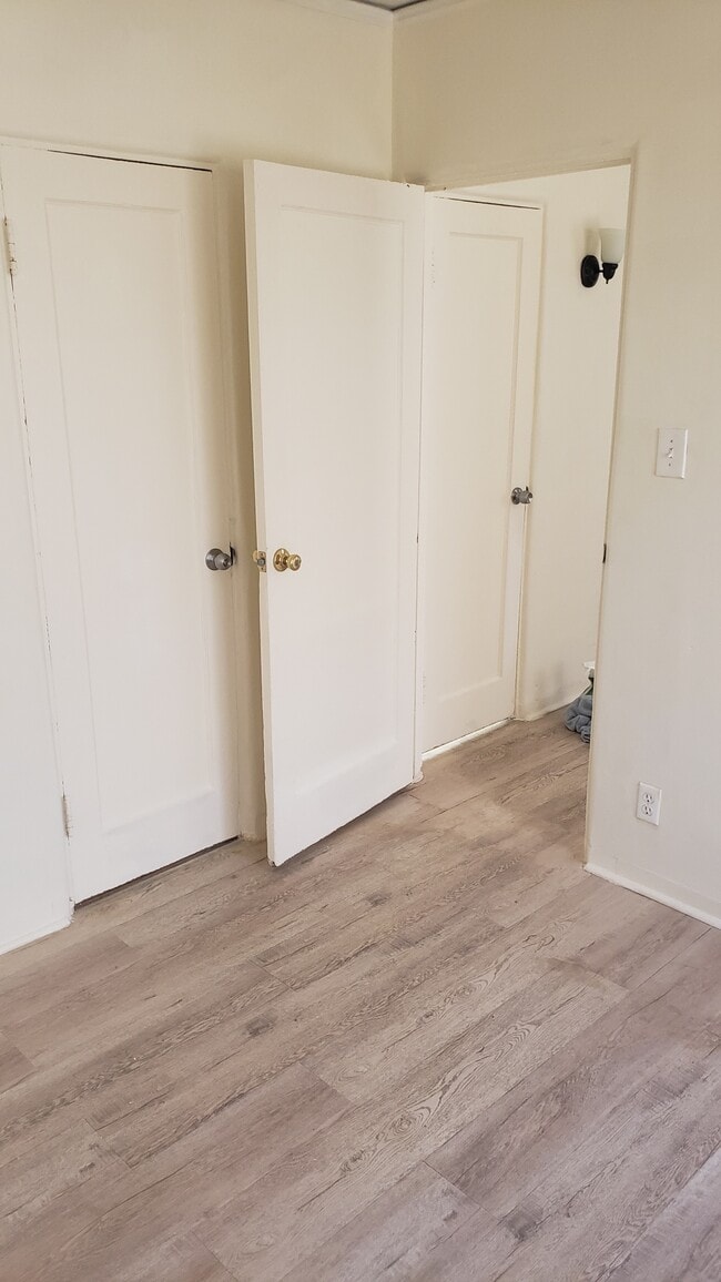 Photo - 342 W 52nd Pl Unit 342