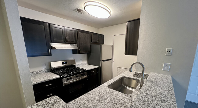 Newly Renovated Kitchen - Meadowood Park of Wixom Rental
