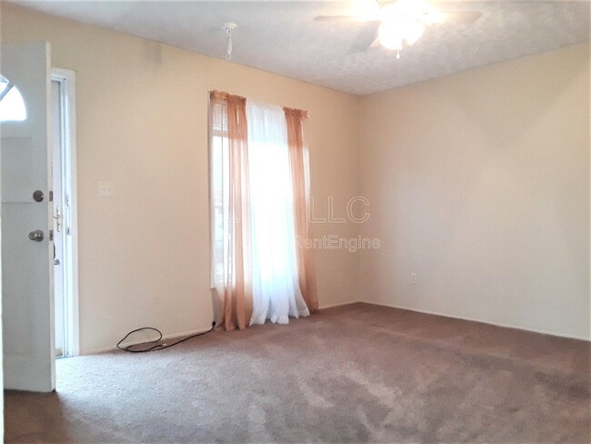 Photo - 8602 Gary Wy