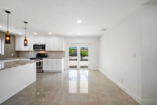 Photo - 2100 N Seacrest Blvd