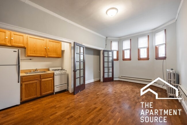 Building Photo - 4631 N Paulina St Unit 101