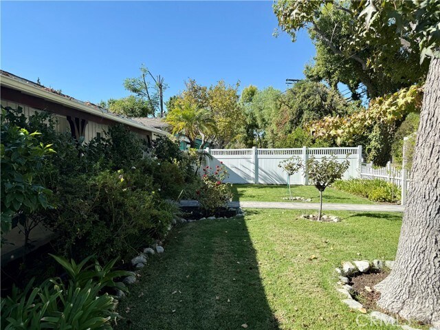 Building Photo - 22346 Burbank Blvd