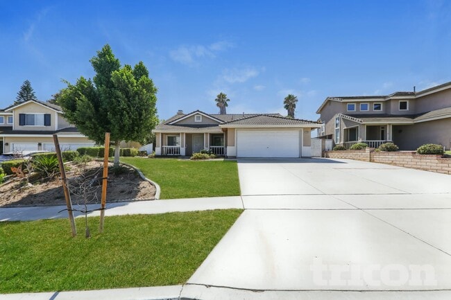 Building Photo - 1346 Woodvale Dr