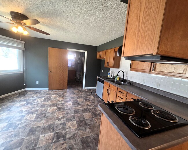 Photo - 3345 S Jefferson Ave