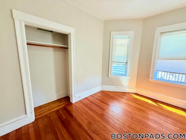 Photo - 348 Faneuil St Unit 2