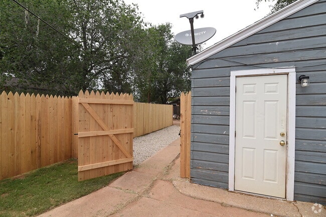 Building Photo - Rear Home Nestled In Texas Tech and Downto...