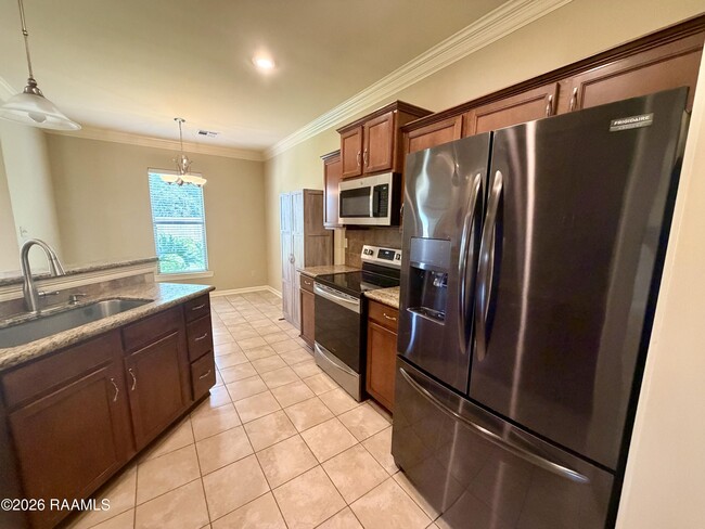 Photo - 212 Chevalier Blvd