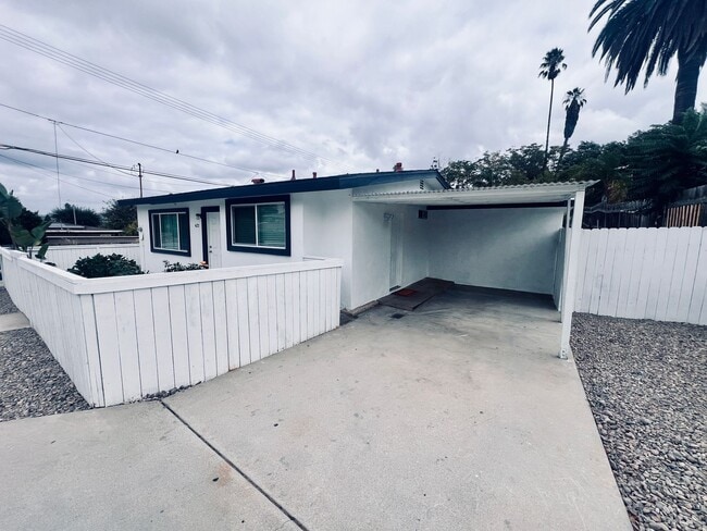 Photo - Escondido Historic Neighborhood 3 Bedroom 2 Bath Home Unidad 422