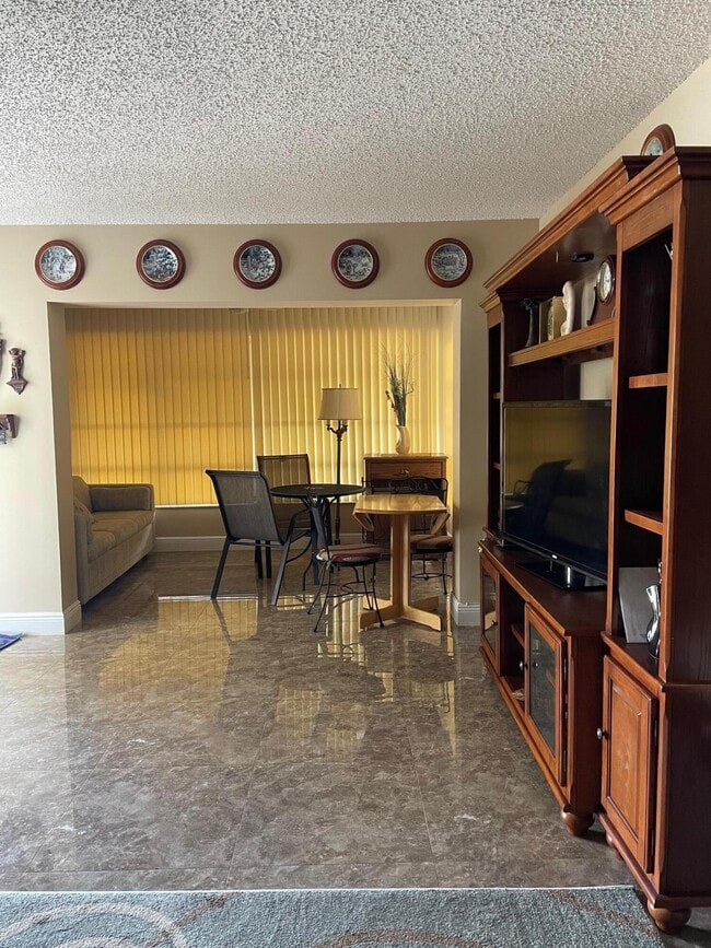 Building Photo - 5433 Lakefront Blvd Unit C Rental