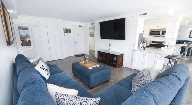1710 Avenida Del Mundo Unit 105