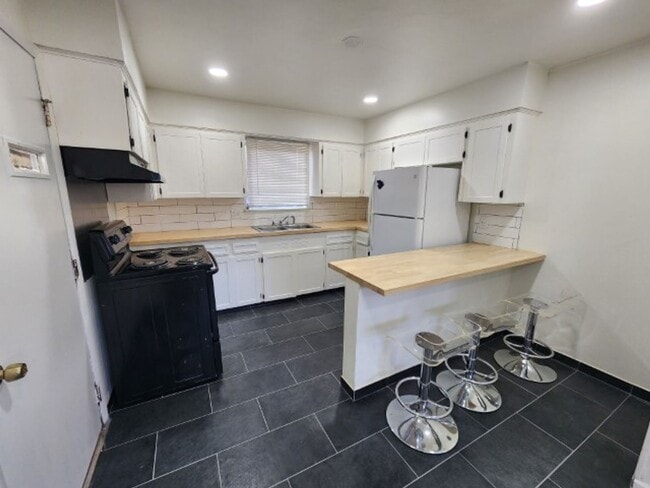 Photo - 1715 Doctor M.L.K. Jr Dr