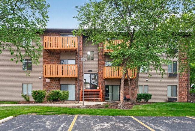 Building Photo - 718 Rodenburg Rd Unit 206