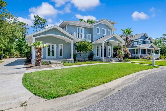 Building Photo - Sprawling Pensacola home close to NAS Pens...