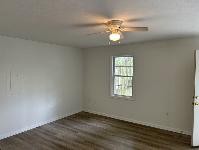 Photo - 14105-14109 Red House Road Unidad B