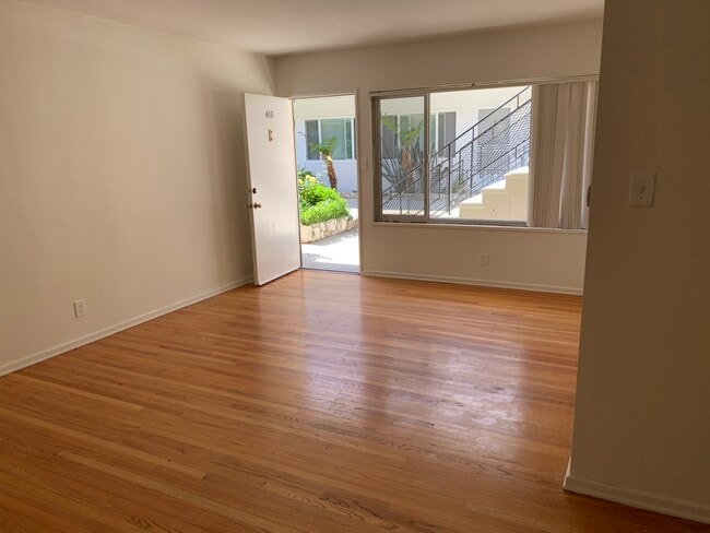 Living Room - 1041 Euclid St Unit D