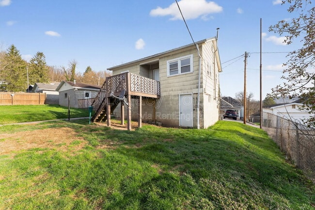 Photo - 604 1/2 Hart Street