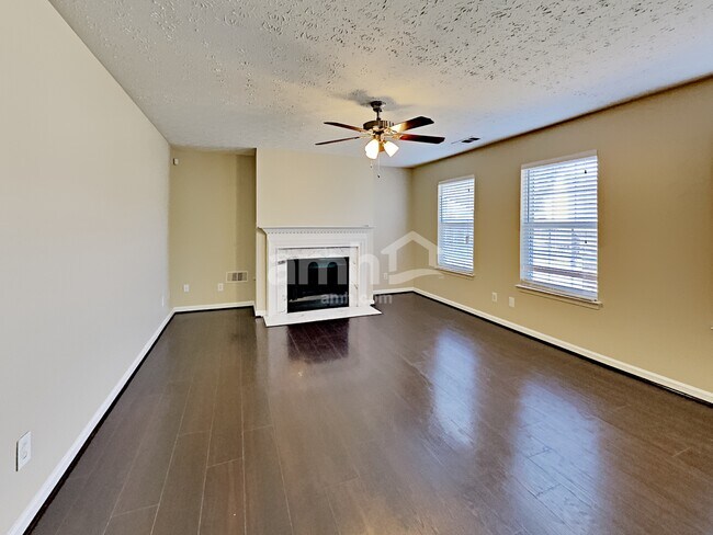 Photo - 450 Crested View Dr