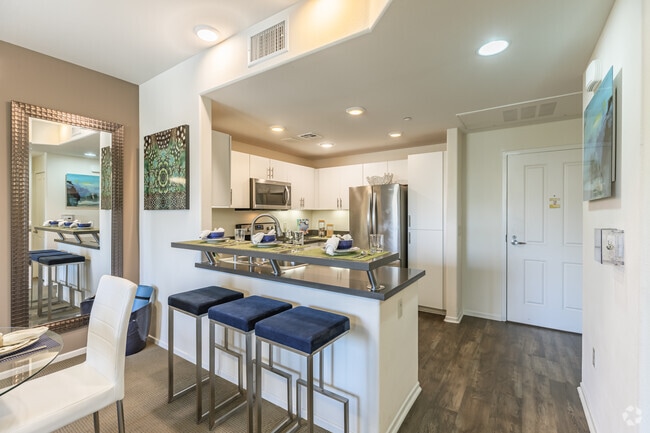 2Br, 2BA - 1,112SF