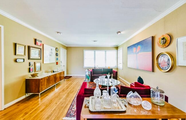 Photo - 1652 Vassar St