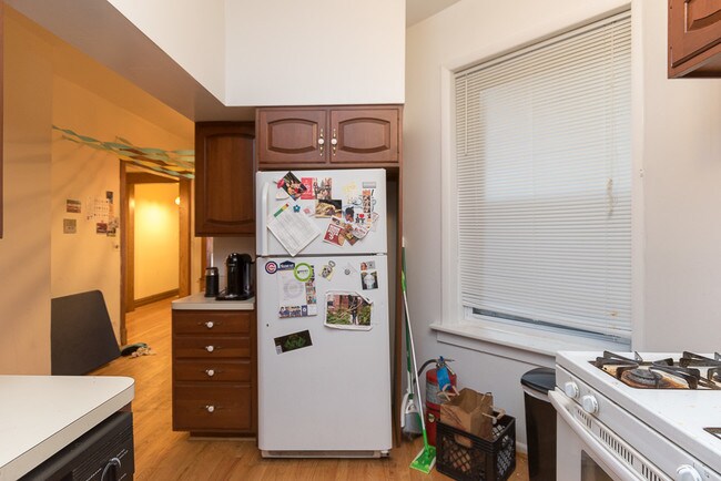 Photo - 3826 N Kenmore Ave Unit 1