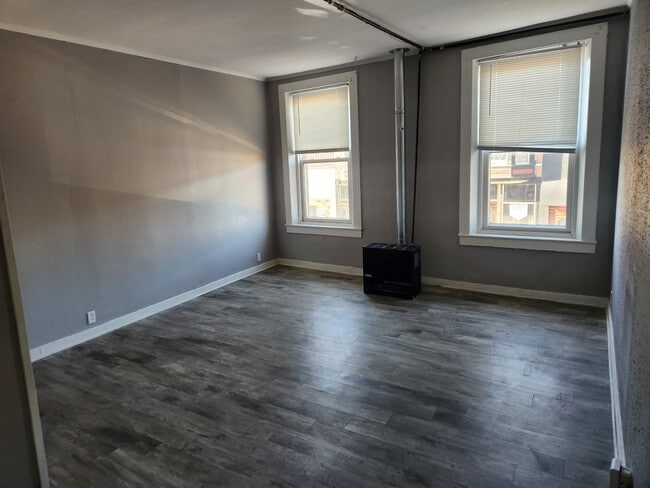 Photo - 8 E Railroad St Unit 1