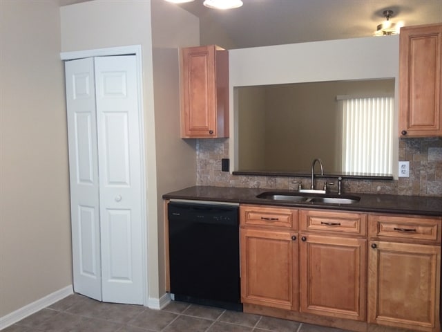 Photo - 4680 Greenhill St