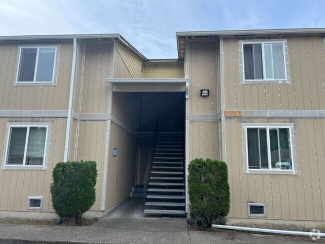 Building Photo - Condo Unit A6