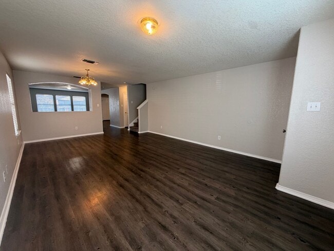 Photo - NICE 4 BEDROOM WITH EASY ACCESS TO LACKLAND AFB, SHOPPING, & SEA WORLD