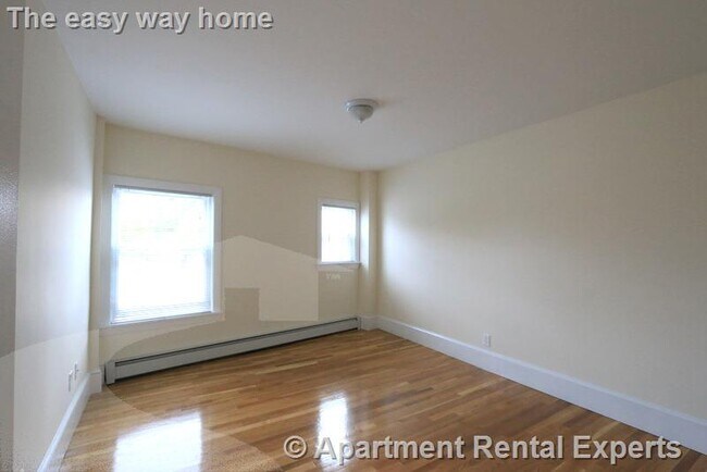 Photo - 2 Central St Unit #1