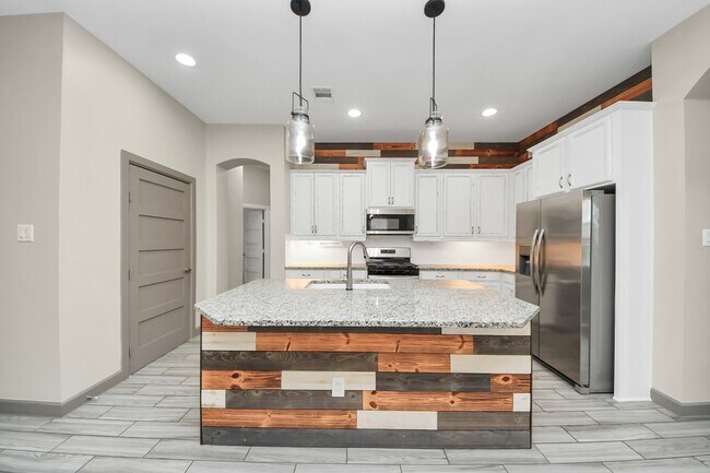 Photo - 211 Pleasant Hl Wy