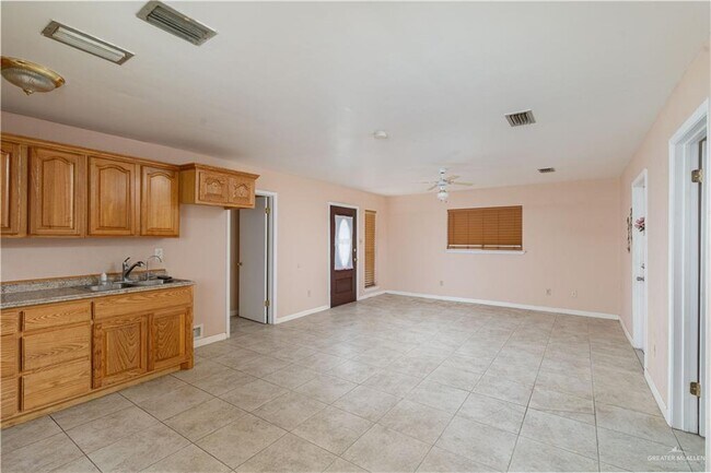 Photo - 17 Village Square