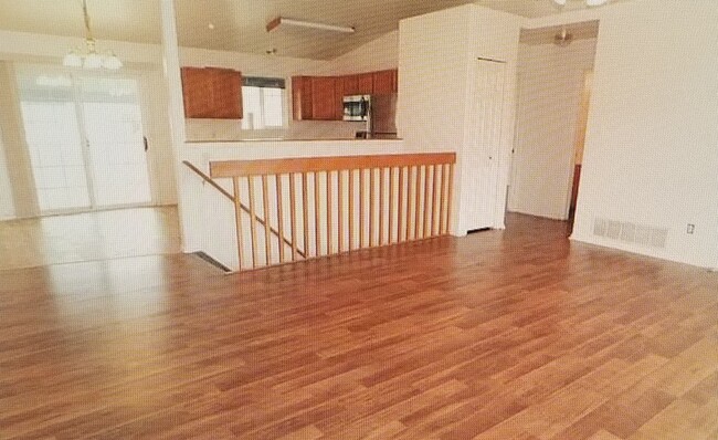 Photo - 458 W Lookout Dr