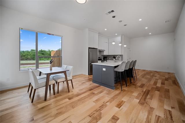 Photo - 1350 Strickland St