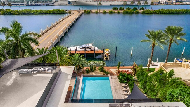 Photo - 158 Palm Ave Unidad Palm Island Mansion