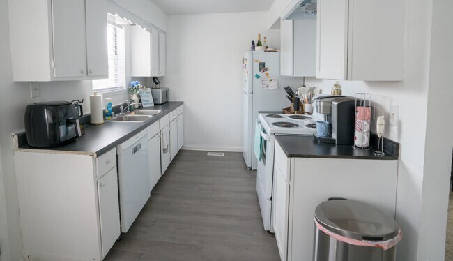 Building Photo - 722 Alton Rd