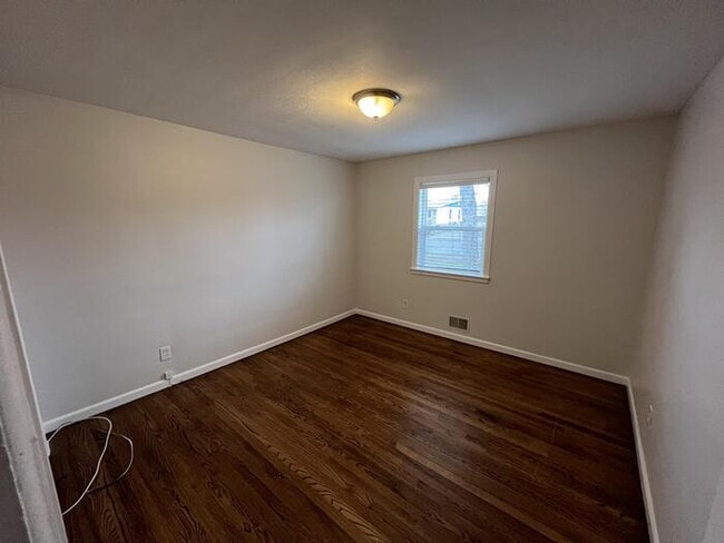 Photo - 100 S Kendall St