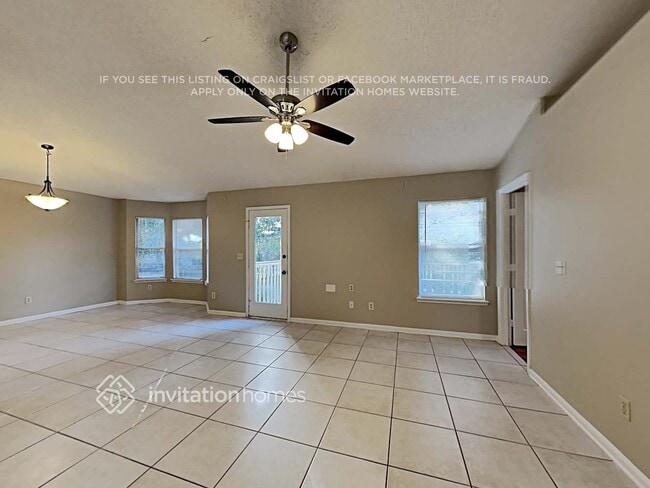 Photo - 1724 Chandelier Cir W