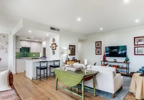 Building Photo - 4001 N New Braunfels Ave Unit 370.9