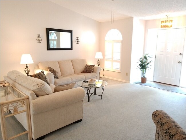 Photo - Seasonal Short-Term Single-Family Home located in Meadow Run at Jacaranda!