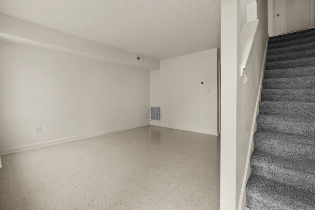 Photo - Charming Two Bedroom Townhome in South Louisville, Family-Friendly Neighborhood!
