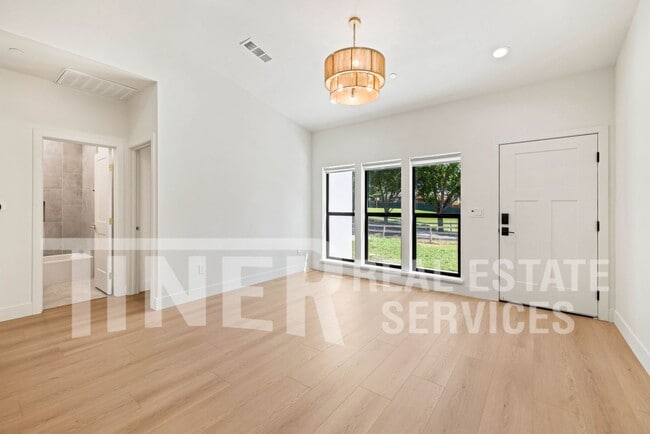Photo - 2363 California Ave