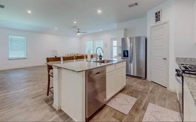 Photo - 6725 Riplee St