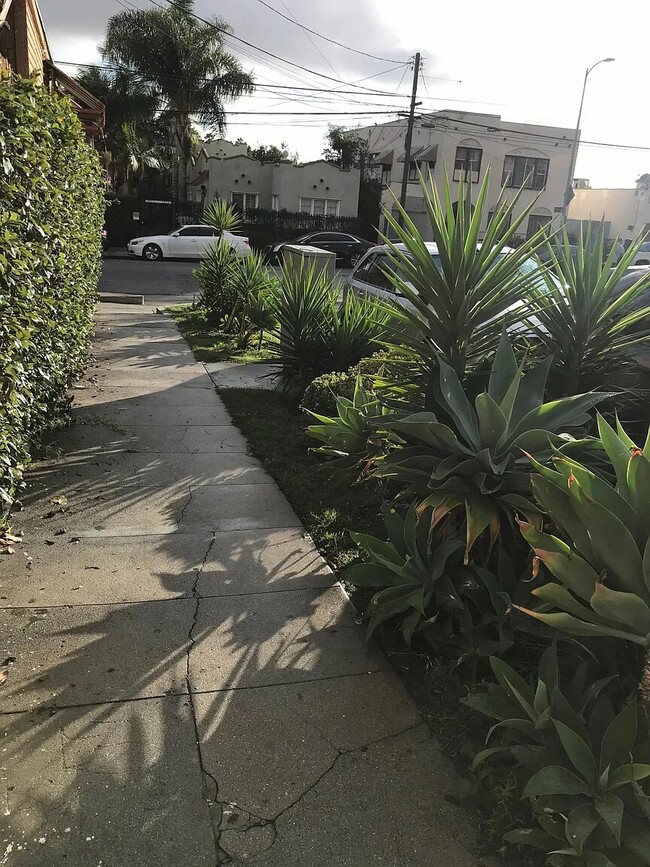 5213 Fountain Ave Unit 5213