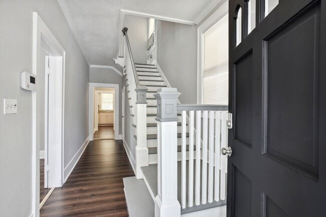 Photo - Large Downtown 2BR/2BR House For Rent