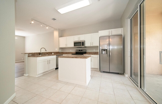 Photo - 1417 W Wickham Cir