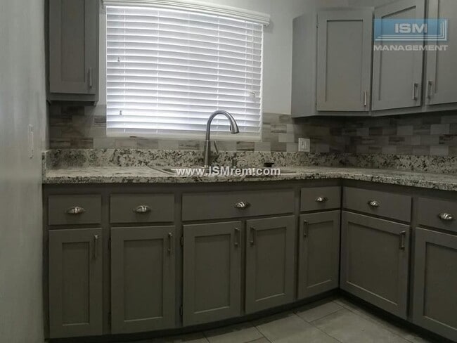 Photo - Oxford Apartments